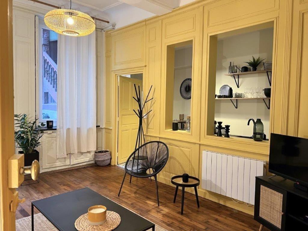 Le Boudoir De Clem Apartment ชาลง-ซูร์-ซอน ภายนอก รูปภาพ