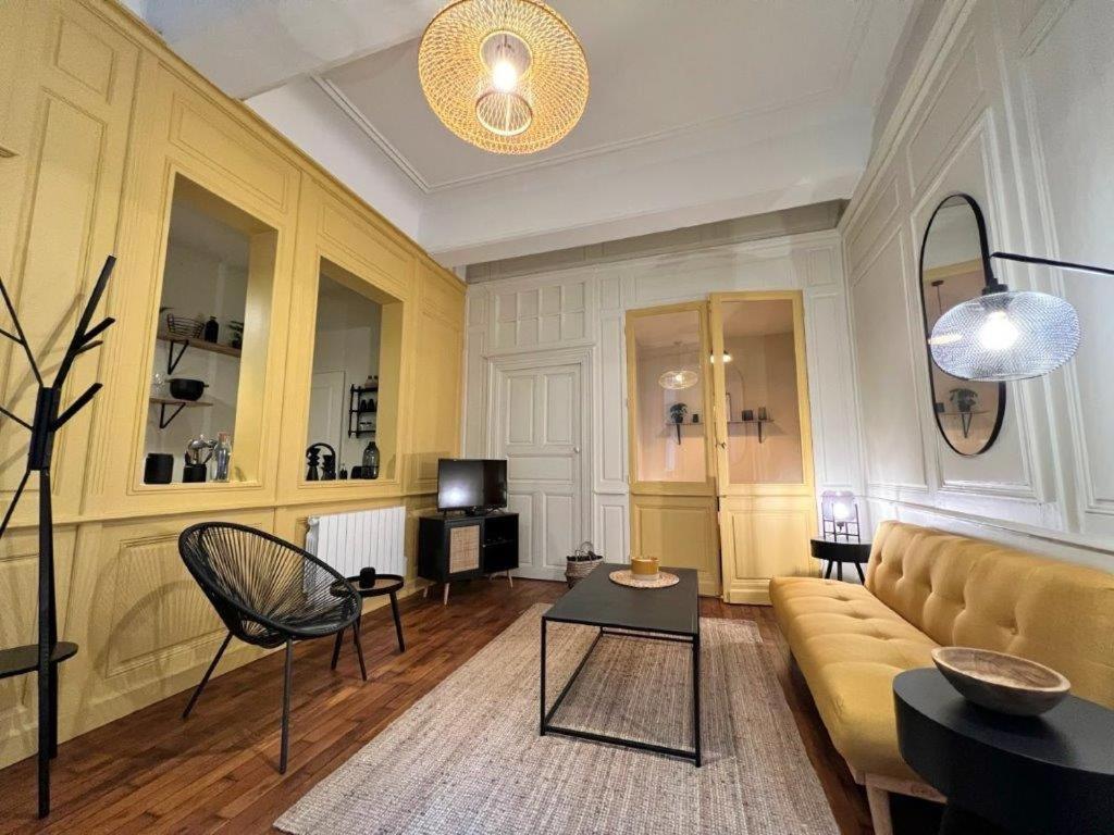 Le Boudoir De Clem Apartment ชาลง-ซูร์-ซอน ภายนอก รูปภาพ