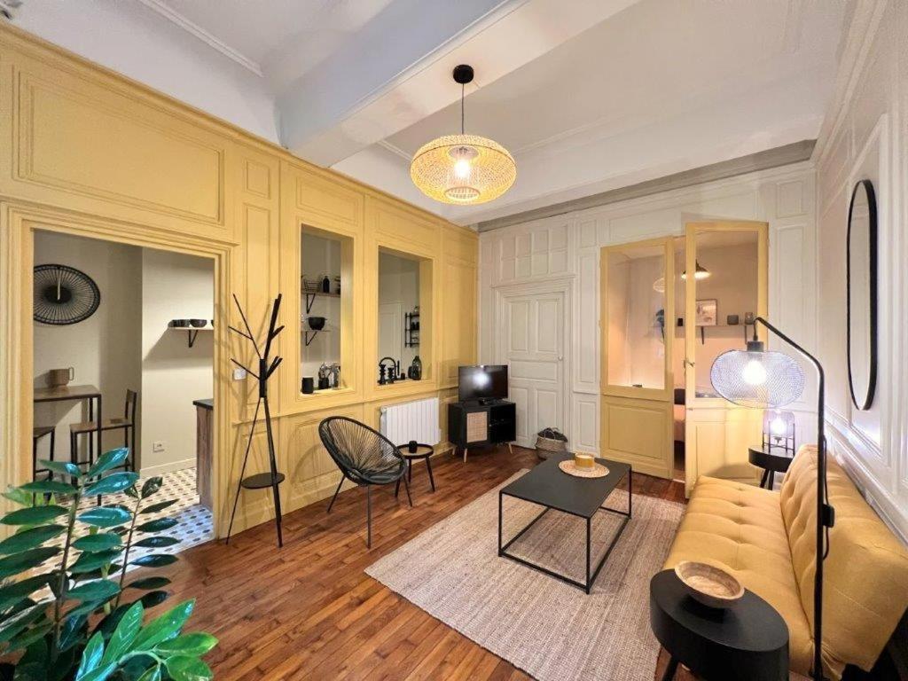 Le Boudoir De Clem Apartment ชาลง-ซูร์-ซอน ภายนอก รูปภาพ